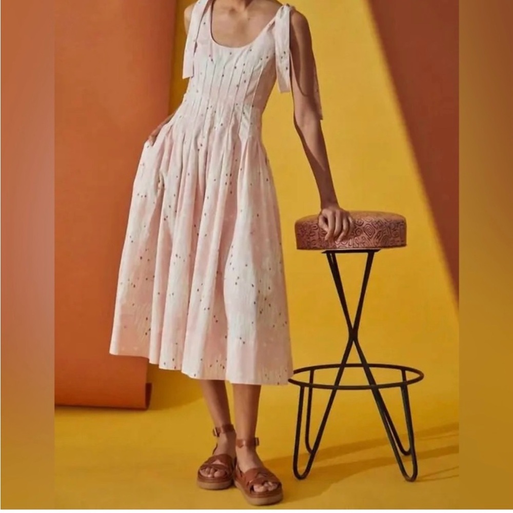 085 HUNTER BELL 
Braden Dress In Abstract Coral NWT